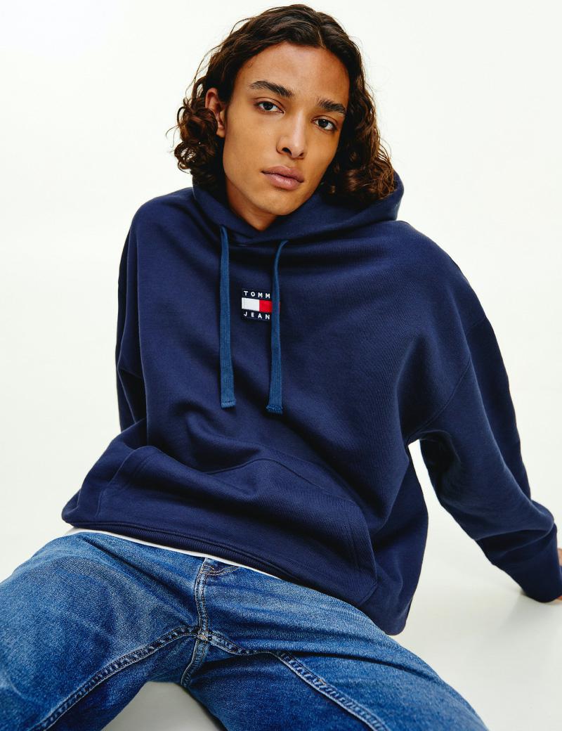 tjm tommy badge hoodie