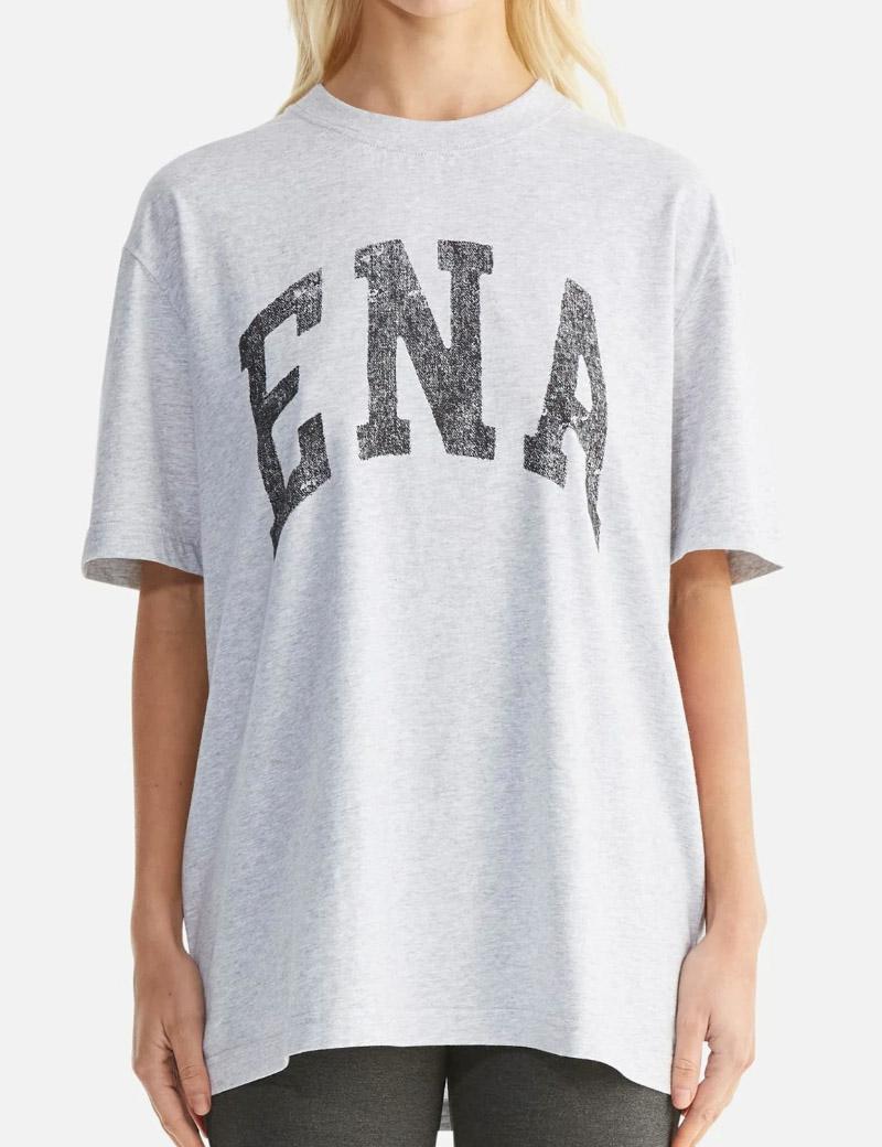 Ena Pelly Jessie Os College Tee Gr