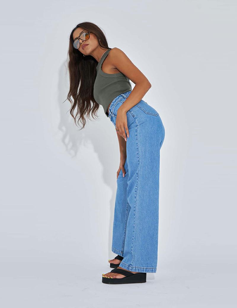 A Brand a 94 High and Wide Debbie