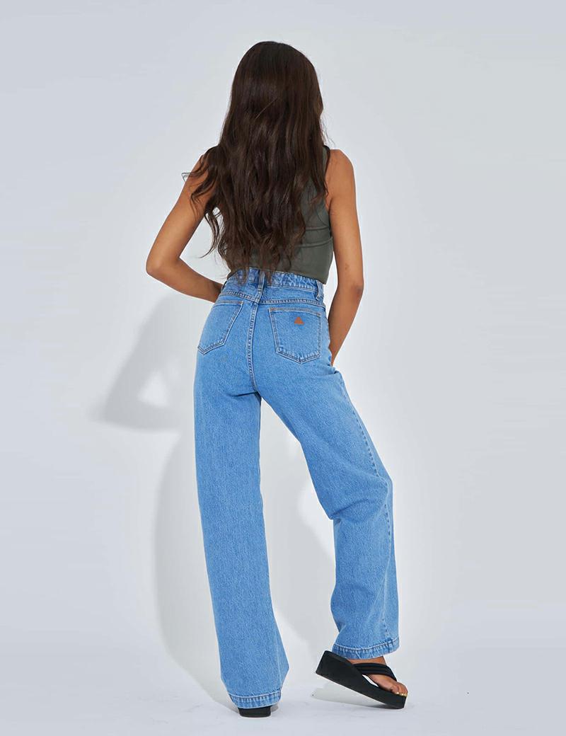 A Brand a 94 High and Wide Debbie