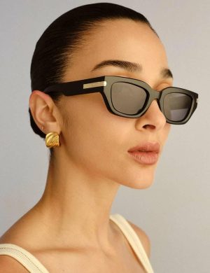 Le Specs Cubito + Black